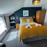 The Rockside Nocleg ze śniadaniem 4*