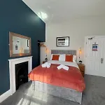 The Rockside 4*