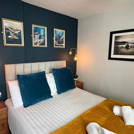 The Rockside 4*