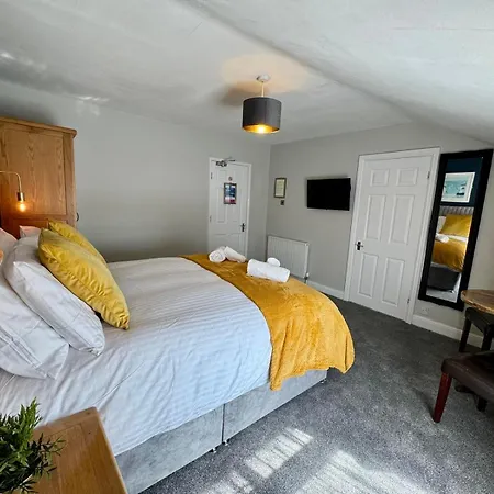 The Rockside 4*
