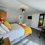 The Rockside 4*